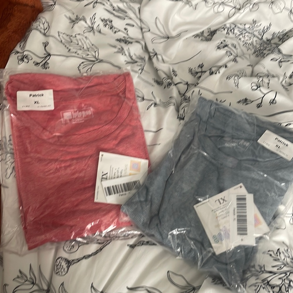 LulaRoe mens Tshirt.